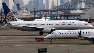 United Airlines planea recortar más de 16,000 empleos en octubre