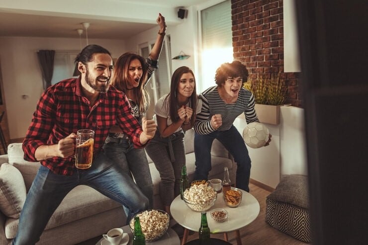 Según el estudio “Rumbo al Mundial” de Worldpanel by Numerator, más del 86% de las personas planea ver los partidos del torneo, que empieza el 11 de junio, en casa. (Foto: Freepik)