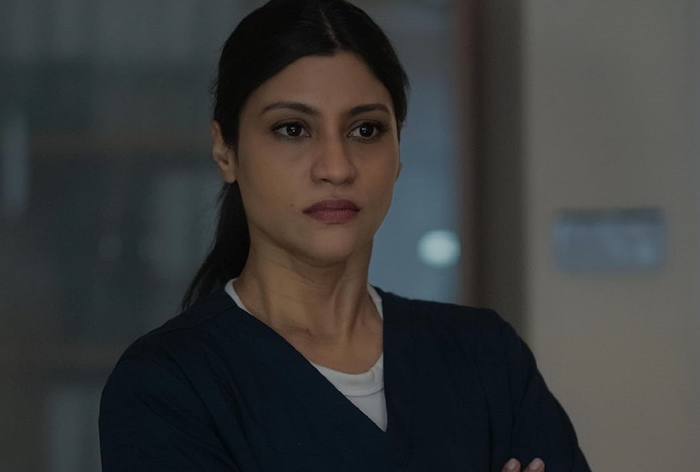 Konkona Sen Sharma asume el rol de la Dra. Geetika, quien debe lidiar con acusaciones de acoso sexual, en la película india "Acusada" (Foto: Netflix)