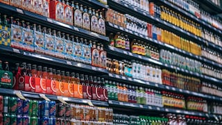Jóvenes redefinen consumo de bebidas: del alcohol a lo funcional y la apuesta de Aje detrás