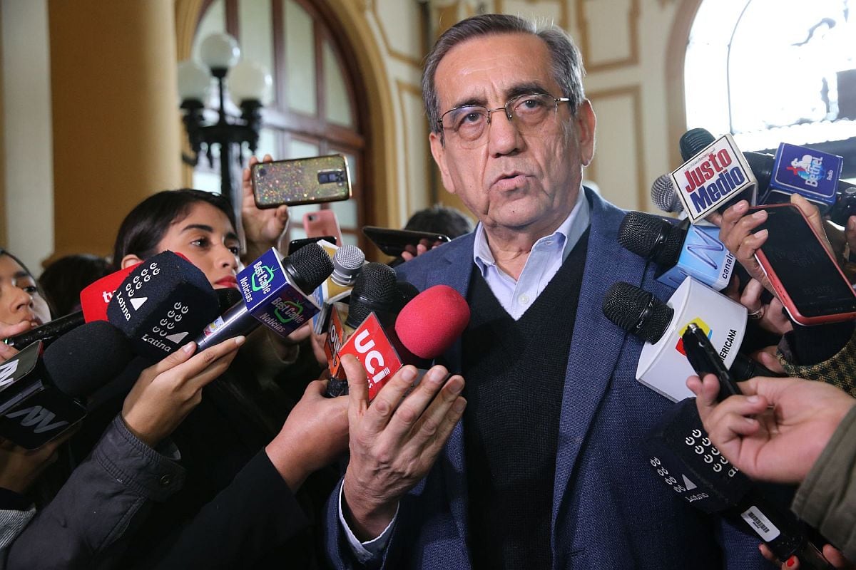 Jorge del Castillo cuestiona el levantamiento del secreto bancario a él y al Apra . (Foto: Andina)