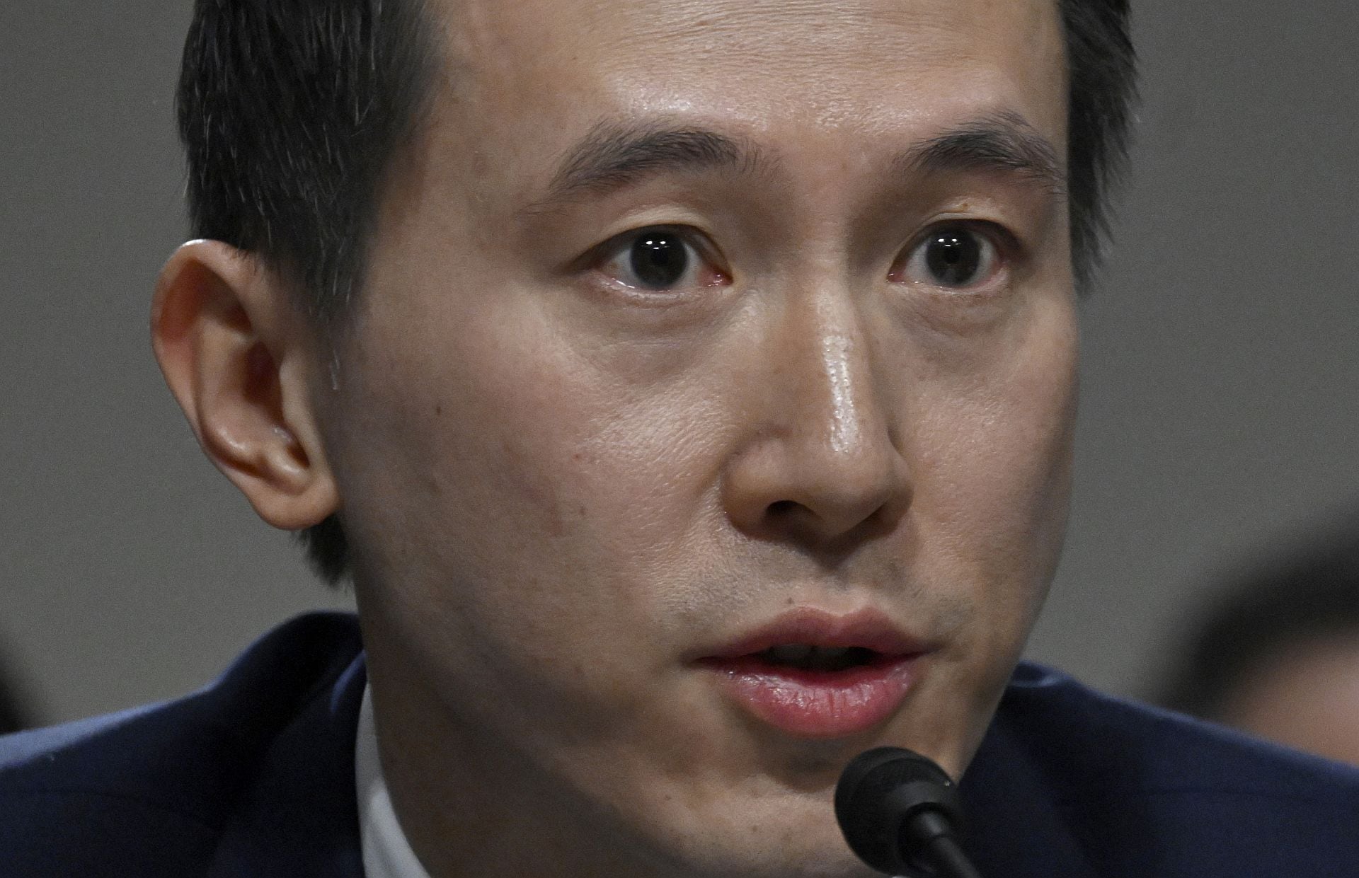 Shou Chew, CEO de TikTok, asistirá a la investidura presidencial de Donald Trump. (Foto: AFP)