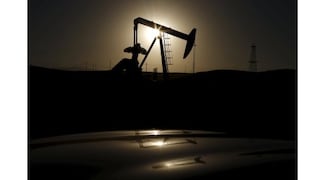 Grandes petroleras volverán a recortar sus inversiones en 2016