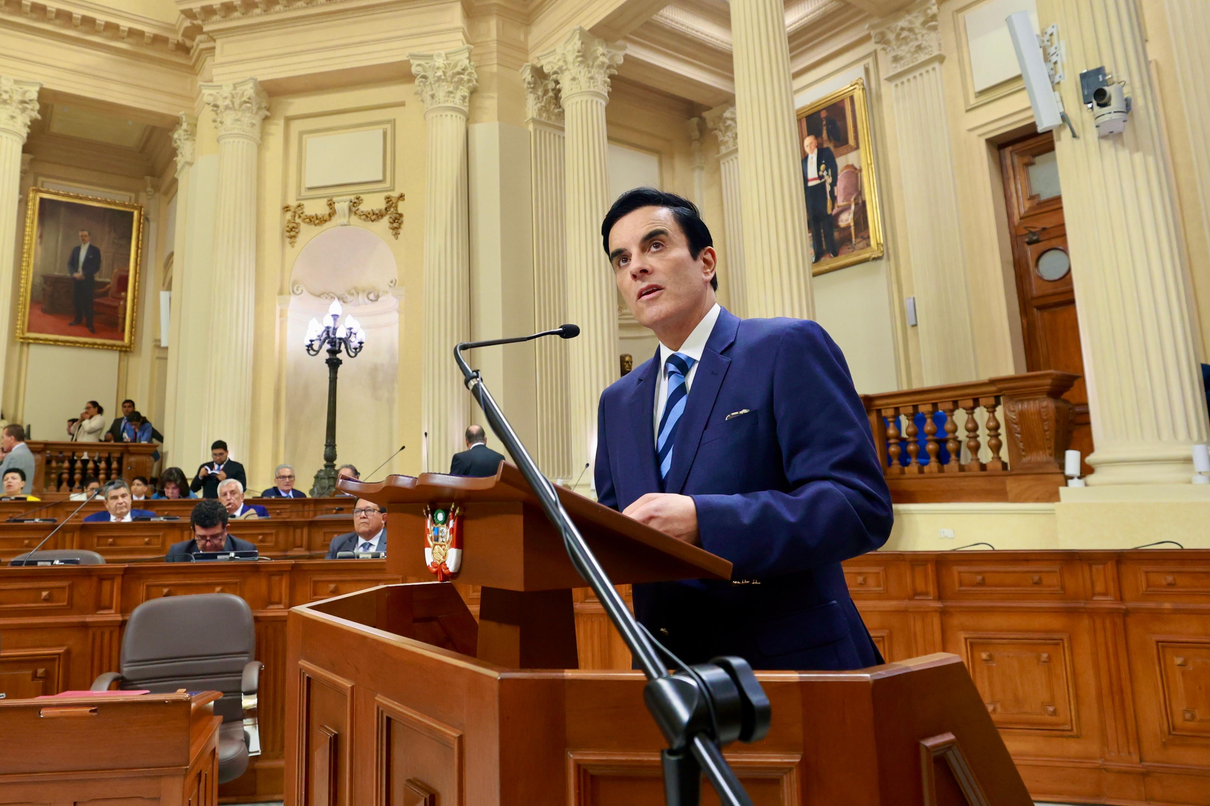 El canciller Carlos Espá expuso ante el Pleno del Senado las implicancias de lo que significa conformar la coalición política y militar impulsada por Estados Unidos. Foto: Congreso