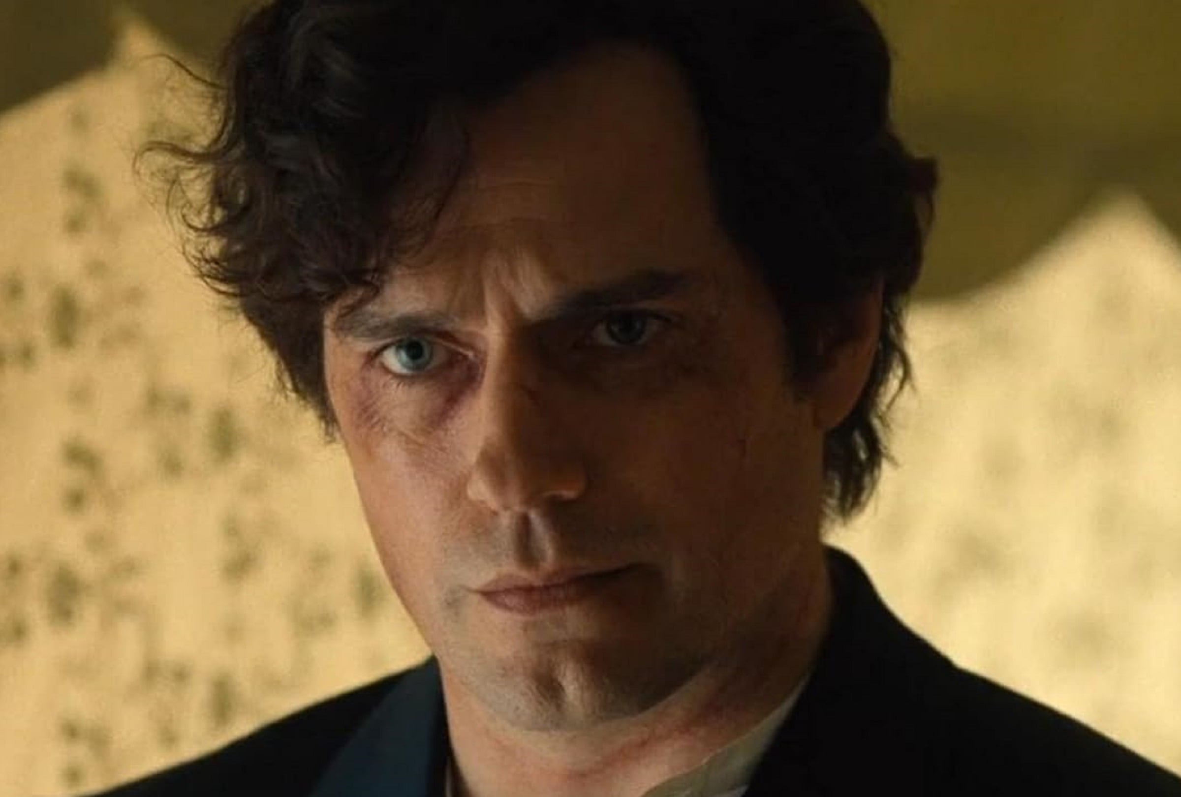 Henry Cavill es uno de los protagonistas de la película dirigida por Philip Barantini y producida por Mary Parent, Alex Garcia, Ali Mendes y Millie Bobby Brown (Foto: Netflix)