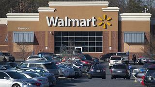 Walmart sondea beneficios para atraer a nuevos empleados
