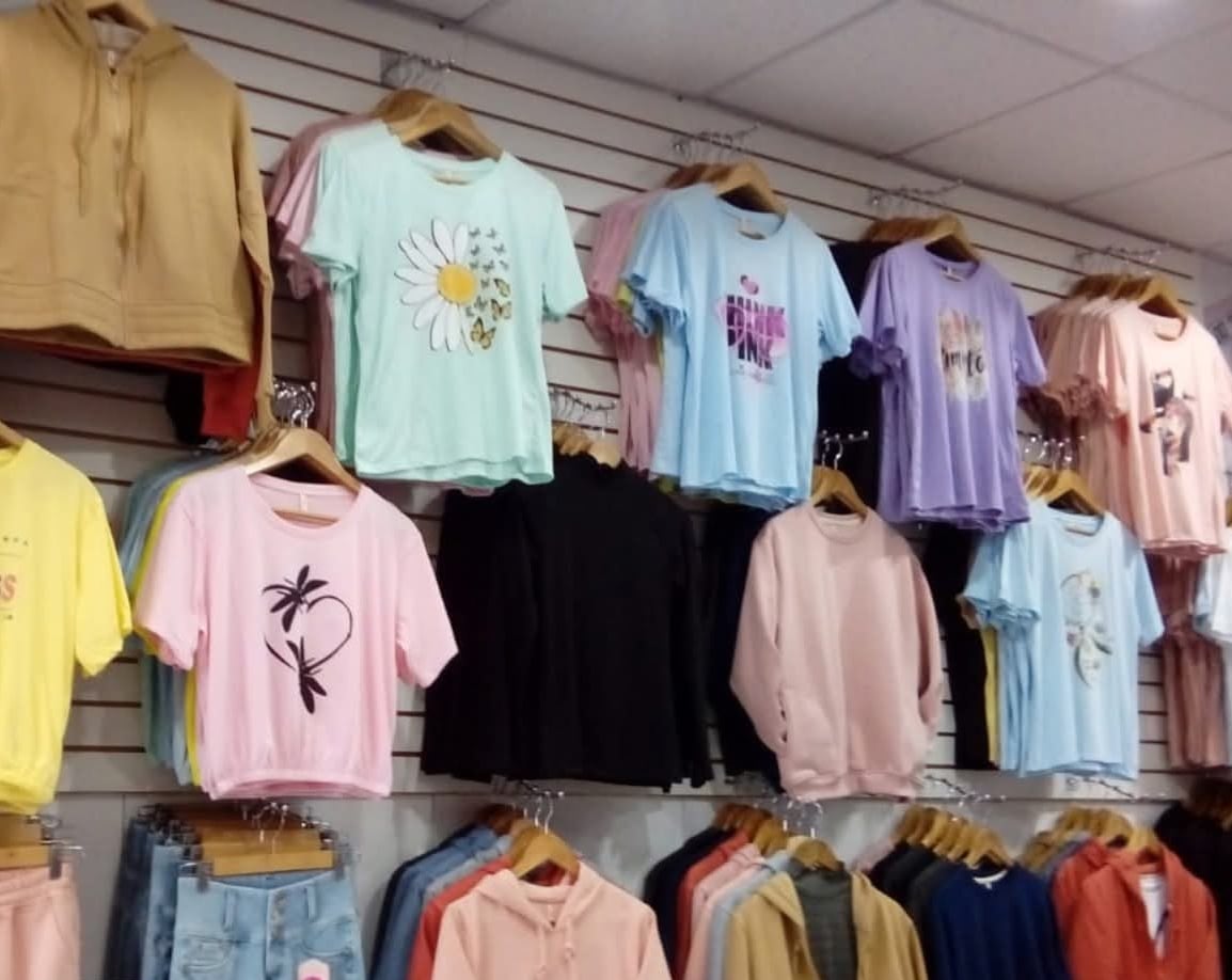 La competencia de importaciones de prendas y los bajos precios de líneas como el jean llevó a Yol Fashion a enfocar el 80% de su producción a prendas de algodón.