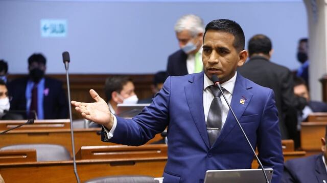 Vergara sobre situación de Espinoza en Acción Popular: “La bancada no apaña a nadie”