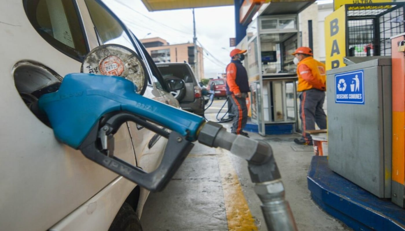 Gasolinas de mayor consumo en Ecuador rompen la barrera de los US$ 3 por galón. (Fuente: API)