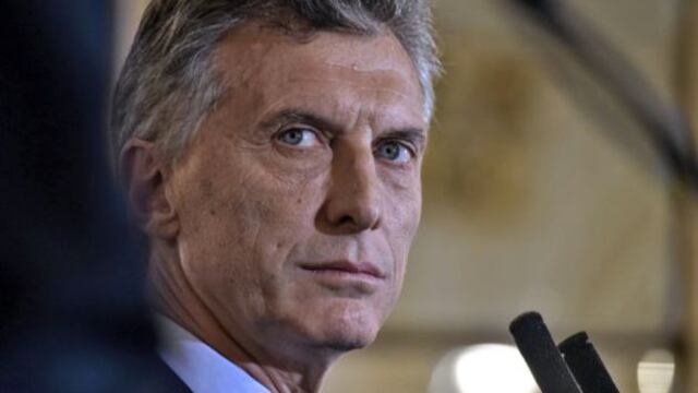 Argentinos, impacientes por la recesión, dudan si votar a Macri