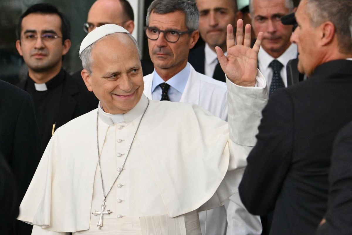 Papa León XIV recibe el alta médica y deja hospital de Roma tras cinco días internado