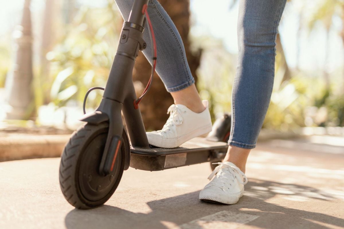 La clasificación técnica de un scooter determina si debe contar con placa, SOAT y licencia de conducir. Foto: Cortesía/Métrica.