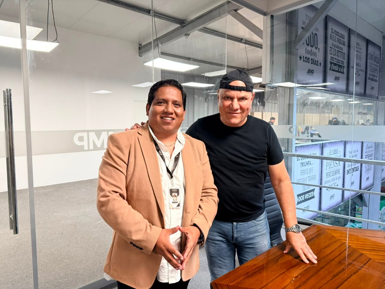 Gerson Hernández, CEO de Novofranquicias, y Mauricio Diez Canseco, fundador de la marca, impulsan la estrategia de internacionalización de Rústica, que contempla el ingreso a Colombia, Ecuador, Chile, Argentina y España mediante el modelo de máster franquicias. (Foto: Difusión)