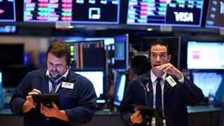Wall Street sube tras dato servicio EE.UU., expectativa repunte encabezado por China 