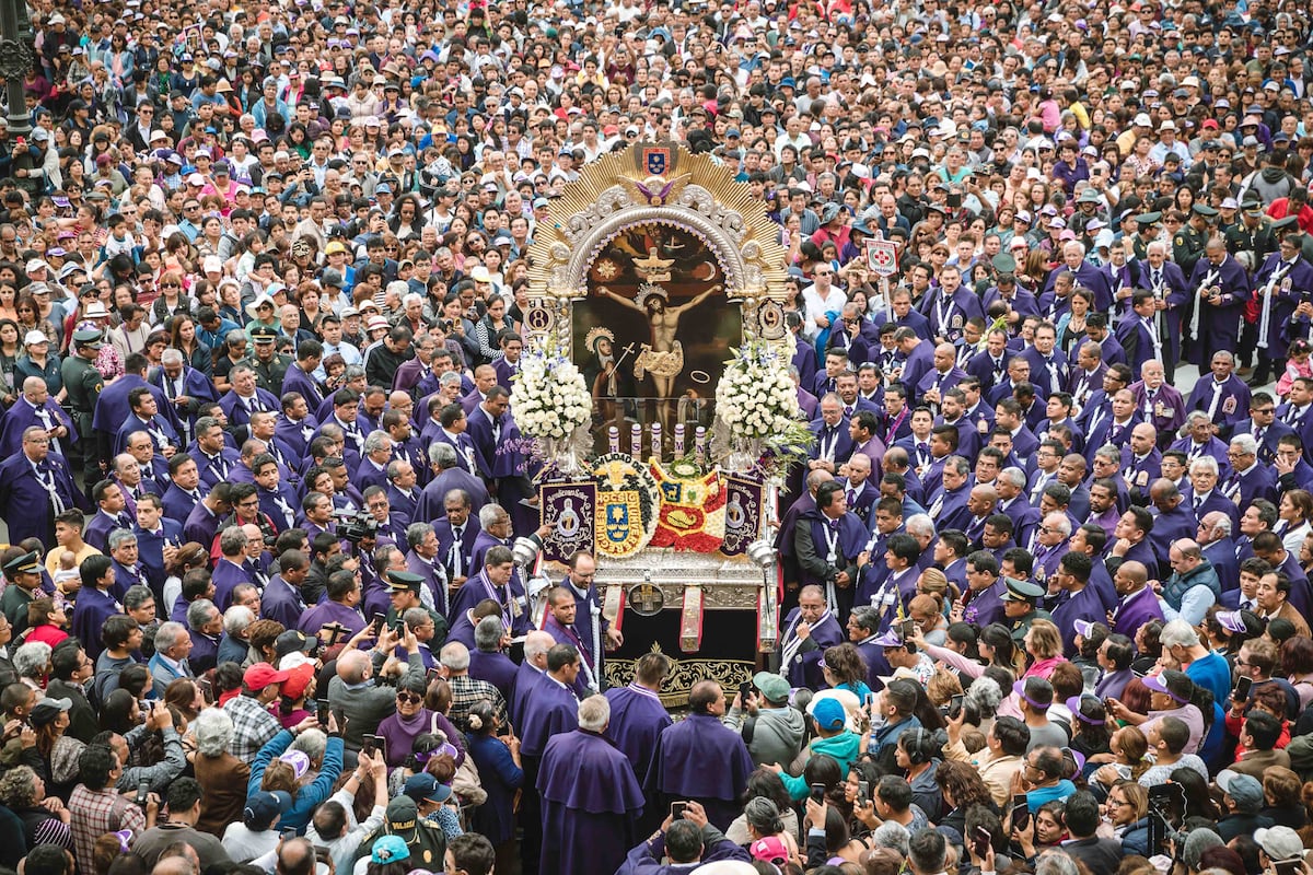 Policía Nacional cerrará de manera progresiva las calles y avenidas desde las 6 a. m. de hoy miércoles 18 de octubre, debido al segundo recorrido procesional del Señor de los Milagros. (Foto: Arzobispado de Lima)