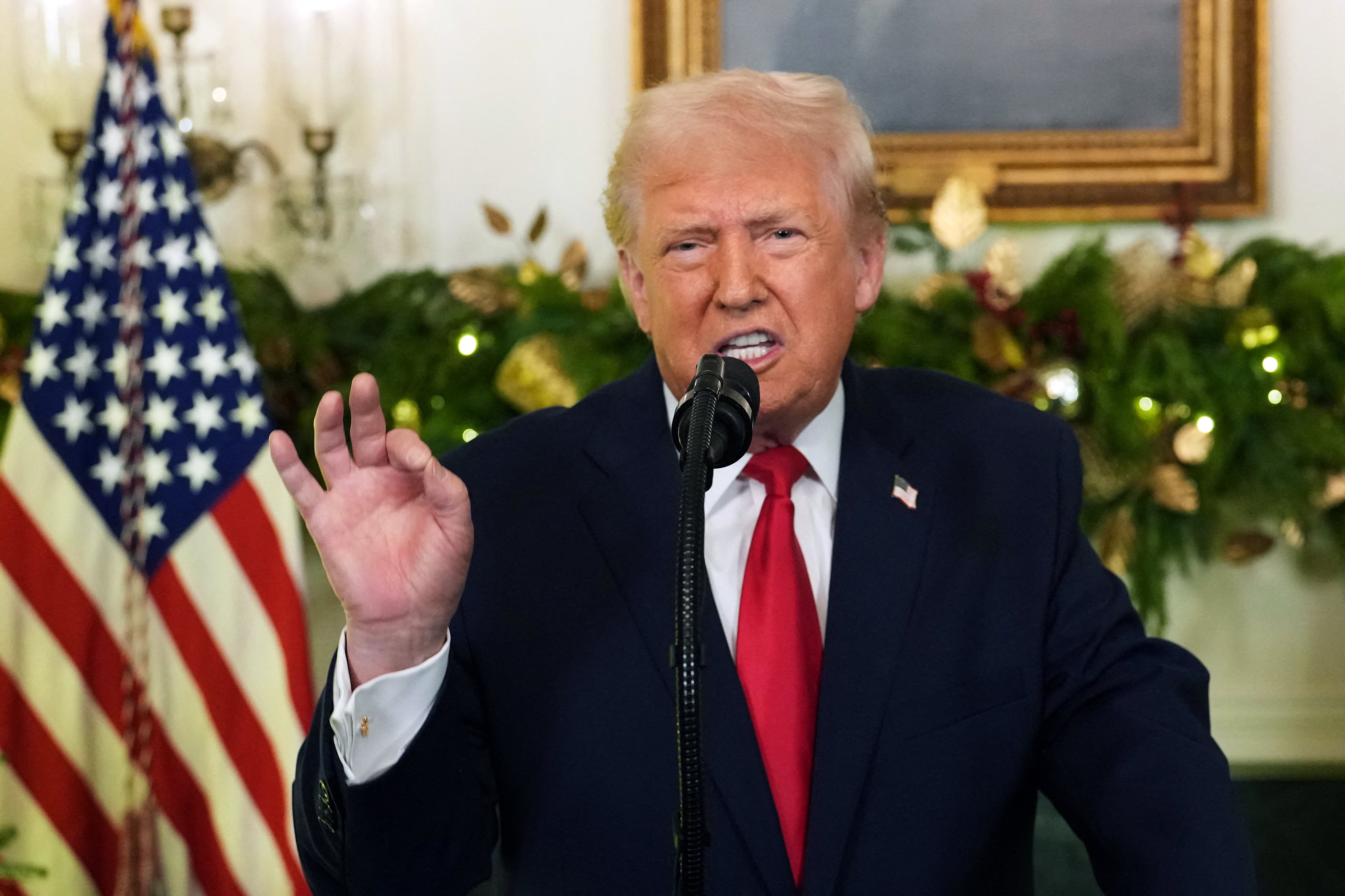 El presidente de Estados Unidos, Donald Trump, se dirigió a la nación desde la Sala de Recepciones Diplomáticas de la Casa Blanca en Washington, D.C., el 17 de diciembre de 2025 (Foto: Doug MILLS / AFP)
