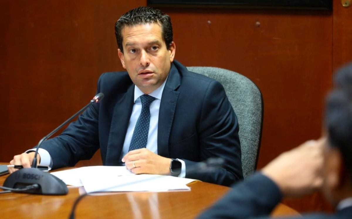 Miguel Torres cuestionó que Fuerza Popular tenga que asumir el costo de más de S/17 millones por las listas de electores de la segunda vuelta del 2021 y criticó al sistema de justicia haya tardado cinco años en resolver el recurso. Foto: Congreso.