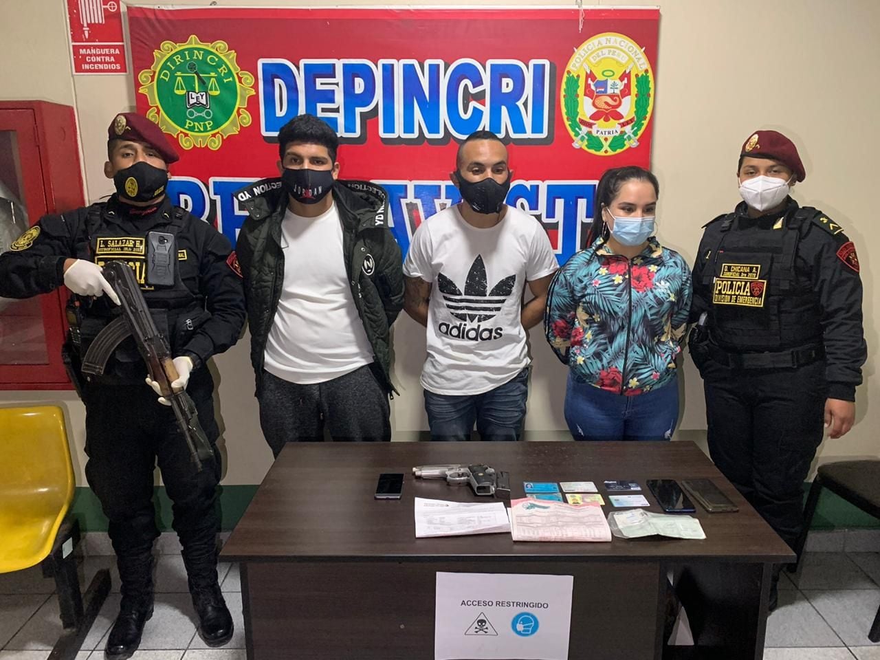 En el 2025 se registraron más de 230 mil detenciones por flagrancia, pero solo 32 mil casos ingresaron a las unidades especializadas. (Foto: PNP)