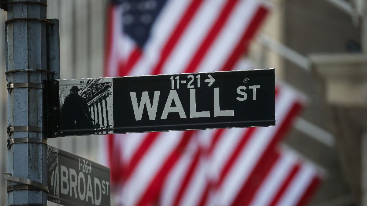 Alza de tasas de la Fed impacta en acciones y bonos