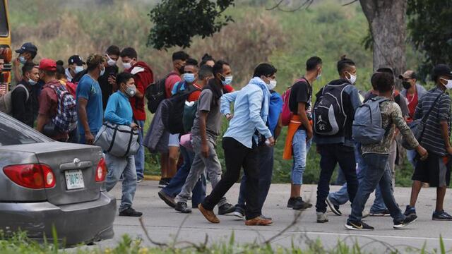 Cientos de centroamericanos inician primera caravana del año rumbo a EE.UU.