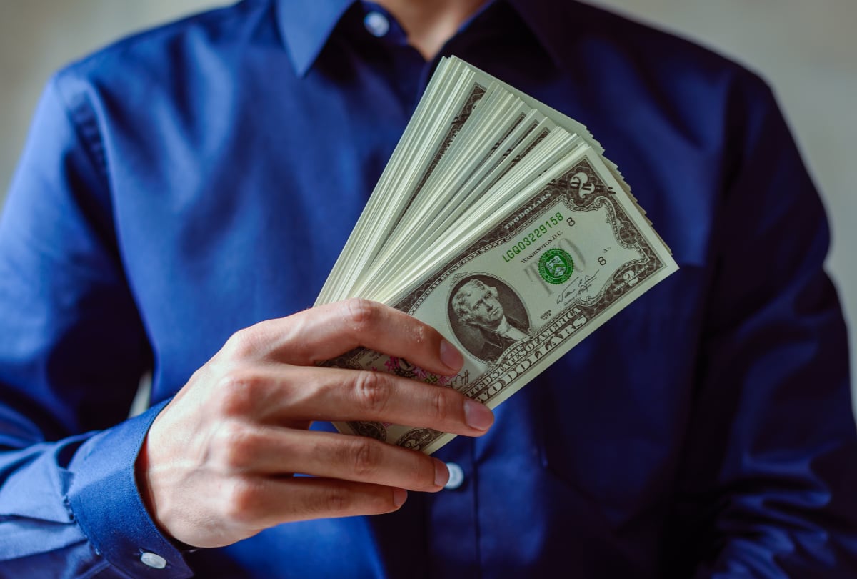 Descubre qué estados vieron crecer sus ingresos y cuáles enfrentaron caídas en los ingresos familiares en EE.UU. (Foto: Canva)