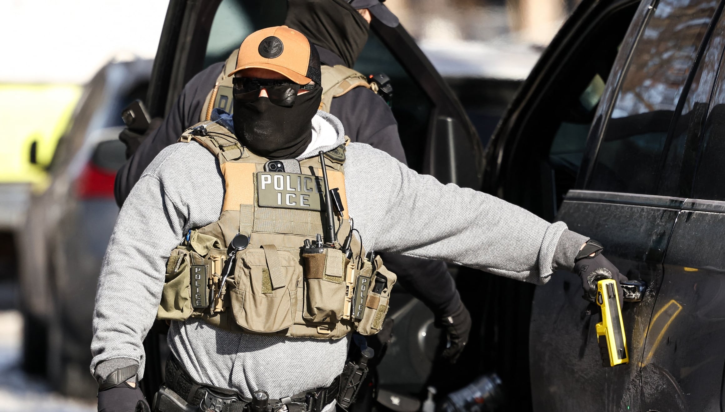 Un agente de ICE durante una redada en Estados Unidos para detener a inmigrantes indocumentados (Foto: AFP)