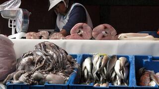 INEI: Pescados y mariscos se encarecen más que el pollo por tercer mes consecutivo
