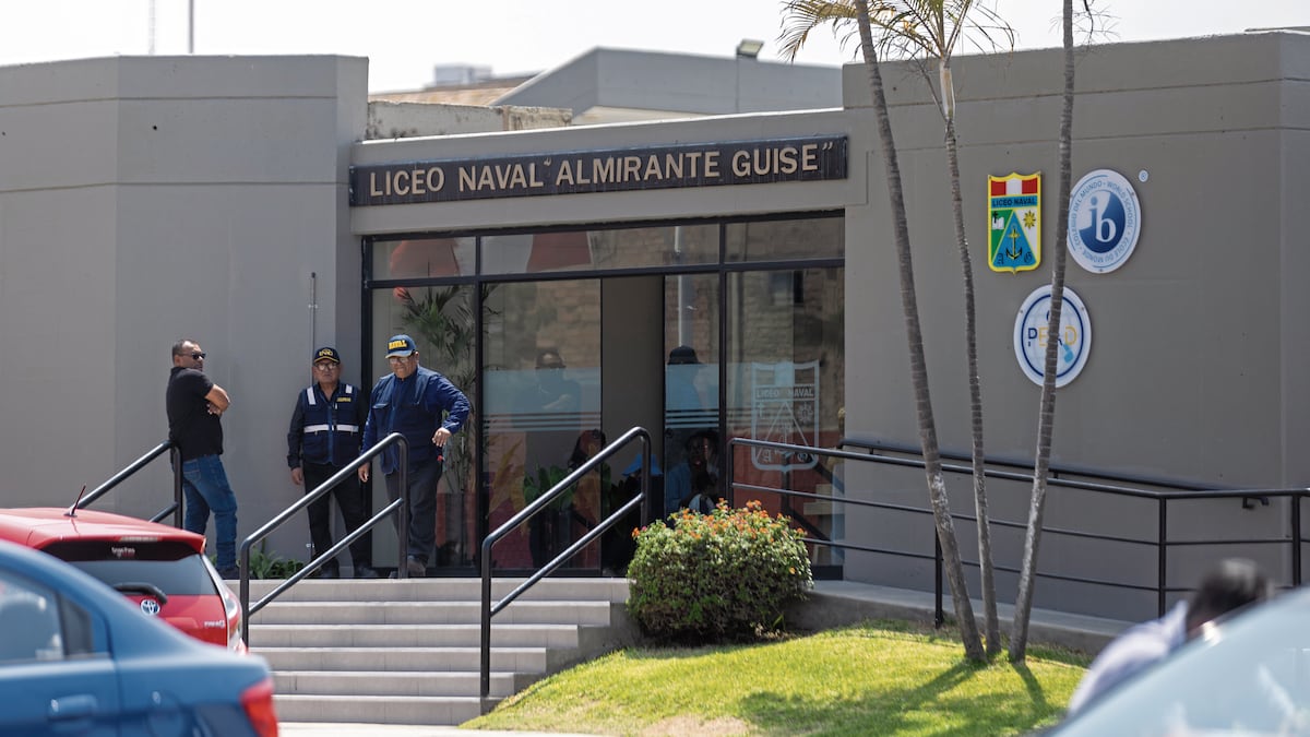 Caso Liceo Naval: pedirán la detención preliminar de tres adultos que viajaban con escolares