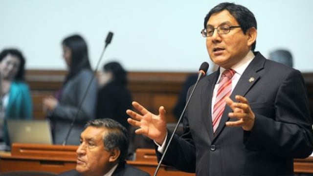 Congresista Ángel Neyra solicitó explicación por problemas de oficinas comerciales