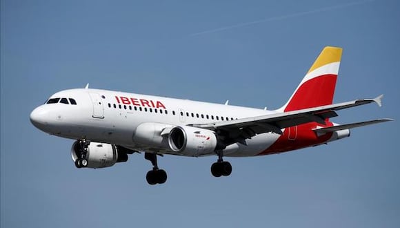 Aerolínea señala que se trabaja para dar solución a los últimos clientes que no han tomado sus  vuelos a raíz de la suspensión de vuelos en el Aeropuerto Internacional Jorge Chávez.