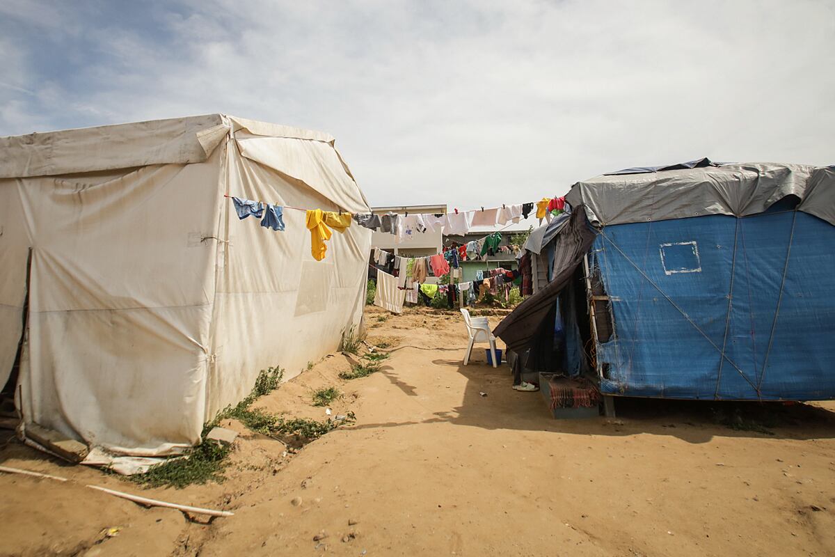 MEX494. TIJUANA (MÉXICO), 30/09/2024.- Fotografía de viviendas en la Villa Haitiana este domingo en Tijuana (México). La villa se ha convertido en un espacio de acogida en Tijuana, la mayor urbe de la frontera norte de México, que brinda vivienda para los migrantes de Haití ante la discriminación y violencia que padecen en medio del creciente éxodo, que se ha más que duplicado en lo que va de año. EFE/ Joebeth Terríquez