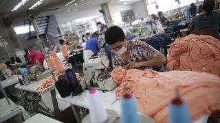 Personas naturales con negocio del sector textil, insumos agrícolas y TI no requerirán aprobación del Minsa para operar 