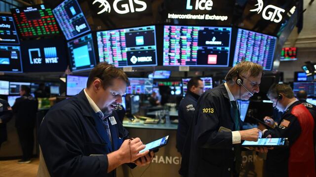 Wall Street gasta US$ 1,800 millones para espiar a operadores y banqueros