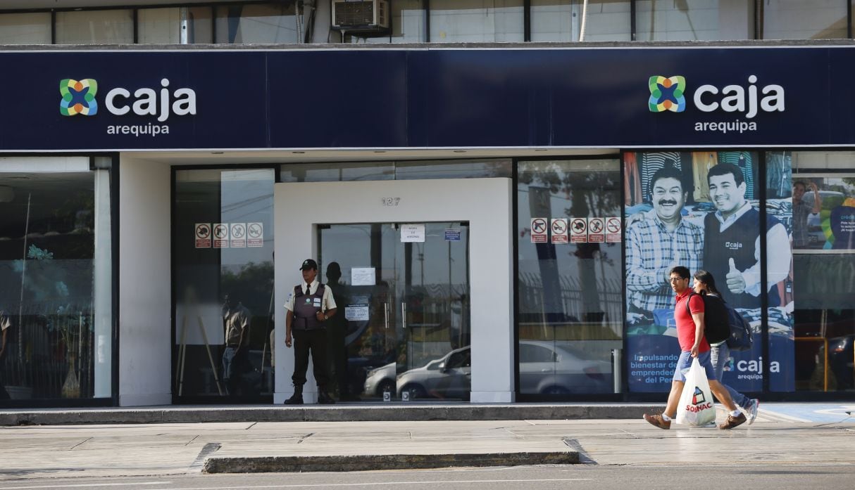 Caja Arequipa entregó un cheque por S/ 43,02 millones a la Municipalidad Provincial de Arequipa. (Foto: Manuel Melgar/GEC)