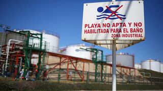 Sobrevivir al “Chernóbil chileno”, un enclave industrial que envenena las costas
