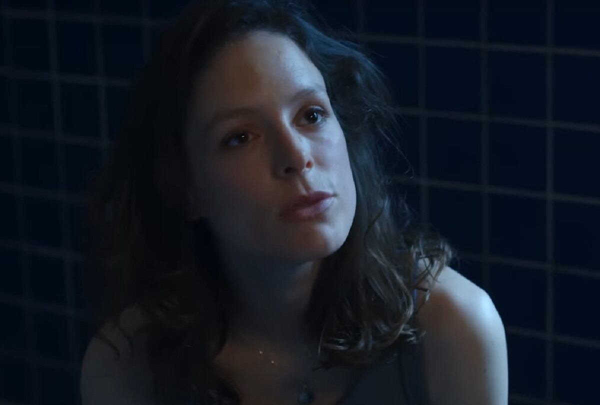 Stéphane Caillard da vida a Leo, la esposa de Franck, en la película francesa "Ad Vitam" (Foto: Netflix)