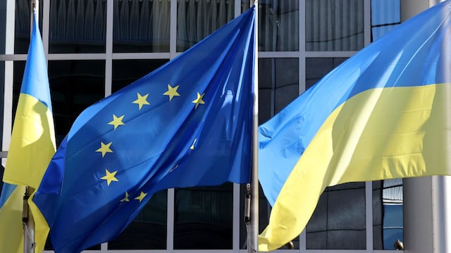 La UE dirá rápidamente si abre la vía a una adhesión de Ucrania