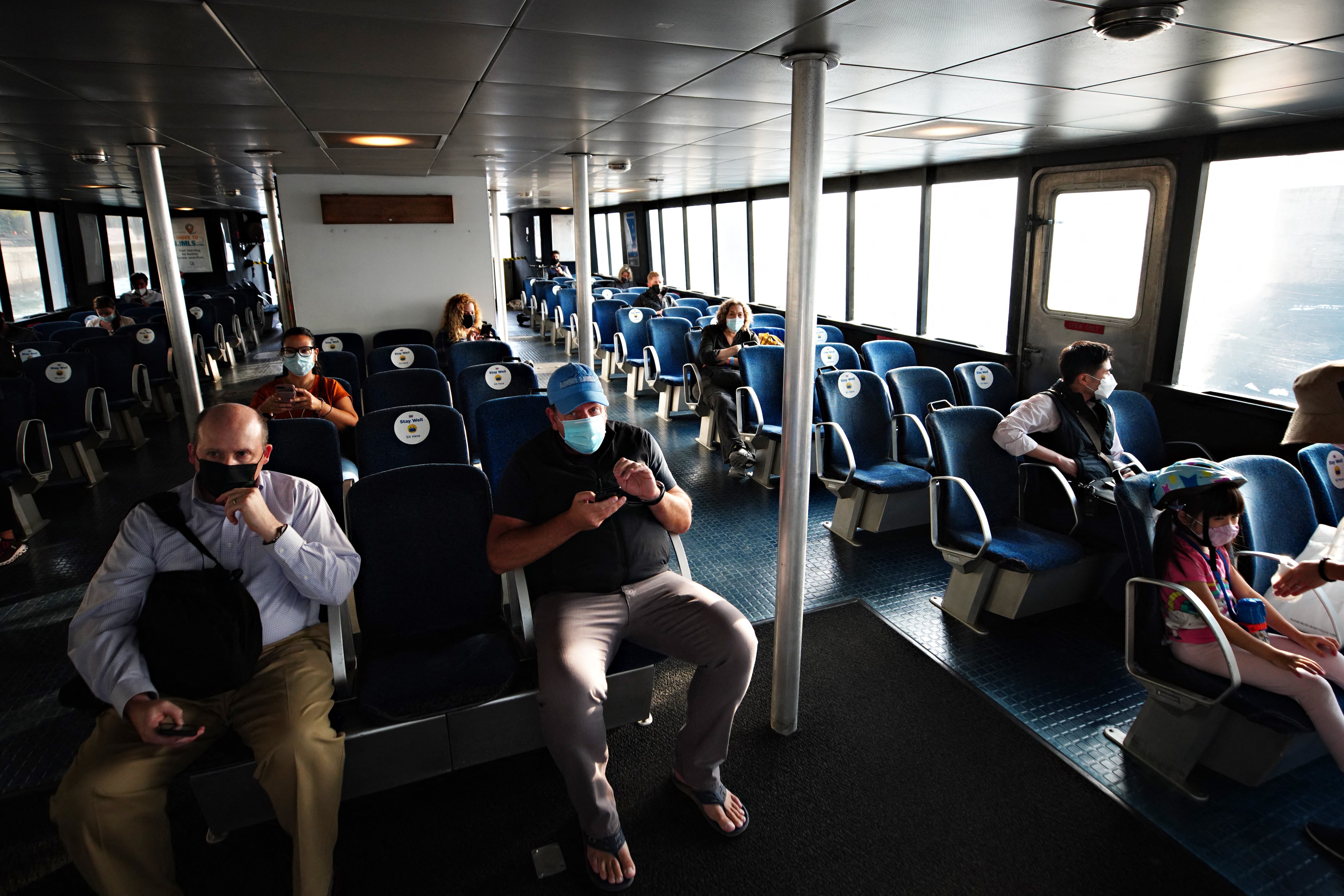 Las personas usan estos ferris para acudir a sus centros de labores; también brindan servicios de turismo. (Crédito: Cindy Ord / GETTY IMAGES NORTH AMERICA / Getty Images via AFP)