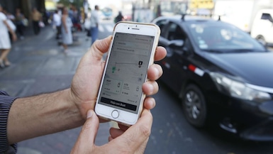 Los taxis por aplicativo en Perú están exentos de parámetros que avalen la seguridad del usuario. Foto: (Andina)