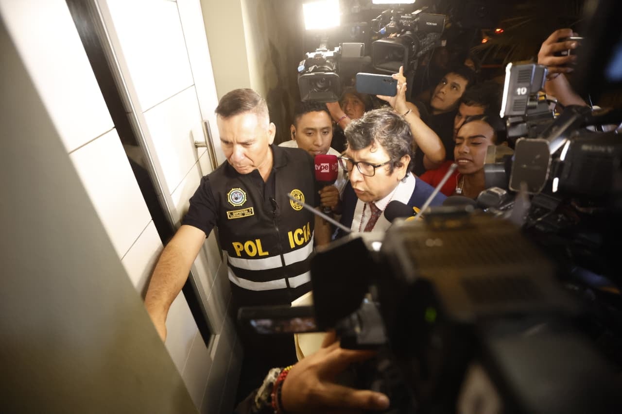 Fiscalía y PNP allanaron vivienda de Piero Corvetto por investigación electoral.