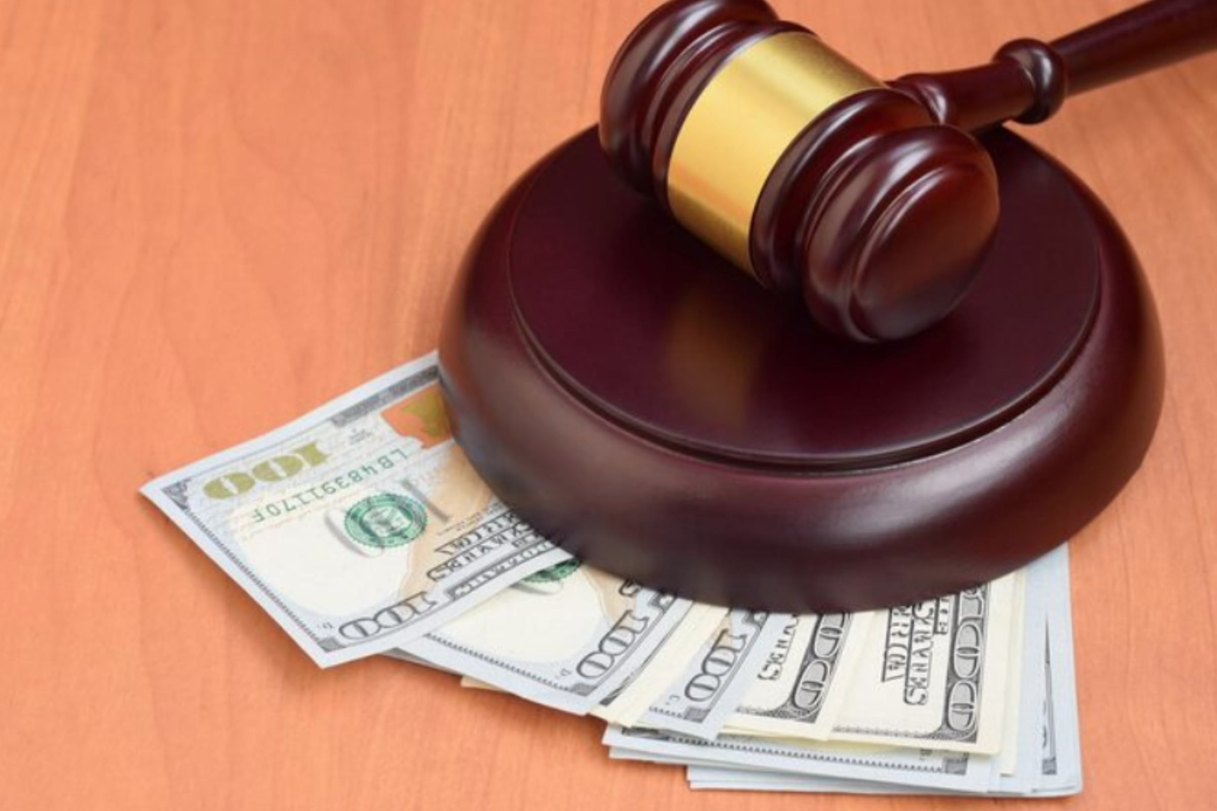 No cumplir con lo estipulado en el estatuto 316.084 se puede derivar a una infracción de tránsito no penal y la posibilidad de recibir una multa. (Crédito: Magnific / Imagen referencial)