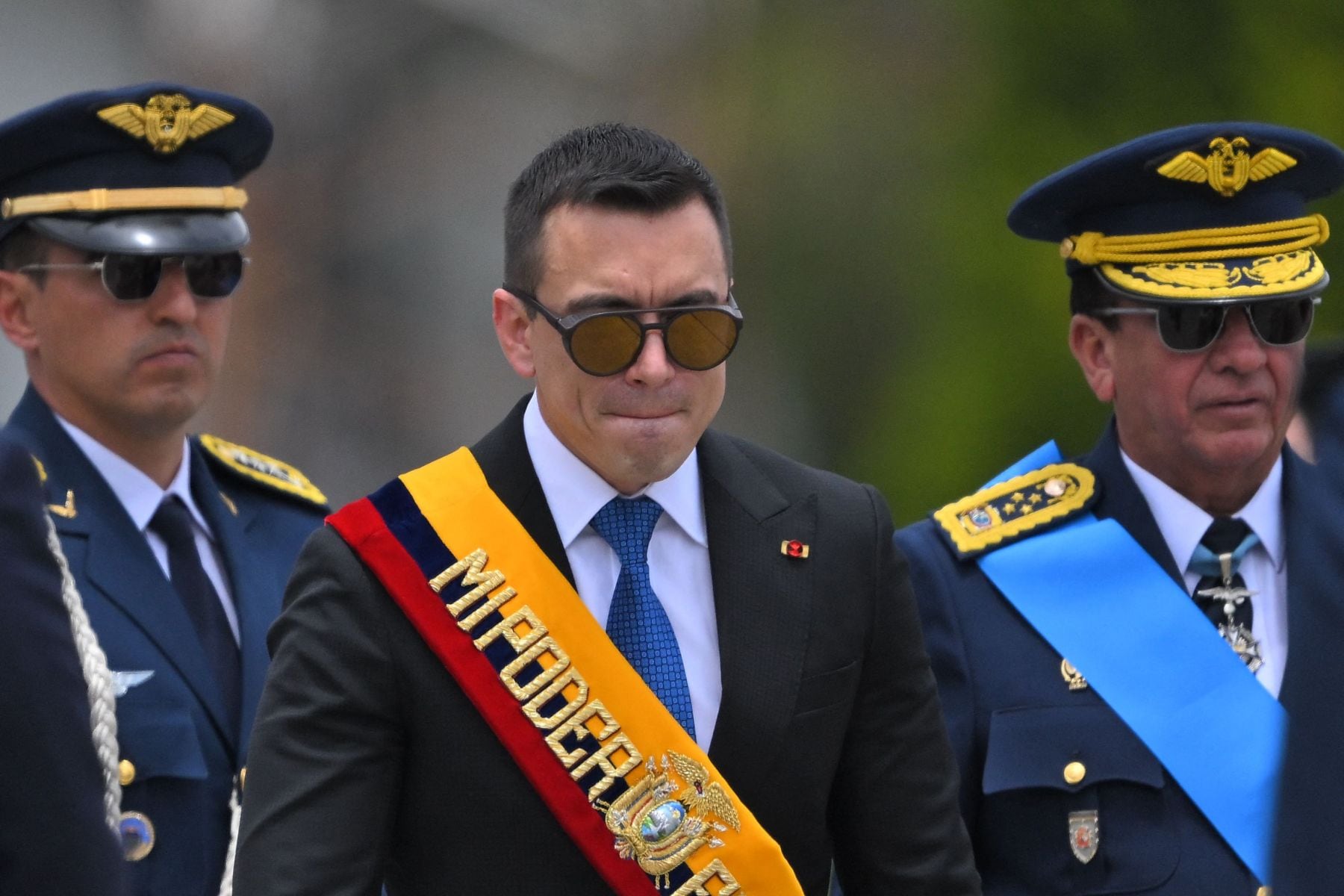 “Nuestros militares siguen enfrentando a grupos criminales atados al narcotráfico en la frontera (de 600 km con Colombia, ndlr) sin cooperación alguna”, dijo en la red social X Daniel Noboa. (Foto: Rodrigo BUENDIA / AFP)