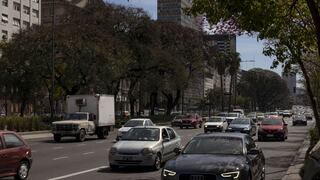 Venezuela ‘se muda a’ Argentina: falta de combustible paraliza a conductores