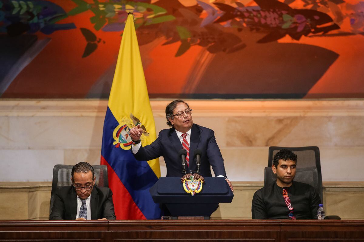 El presidente colombiano Petro habla ante el Congreso.