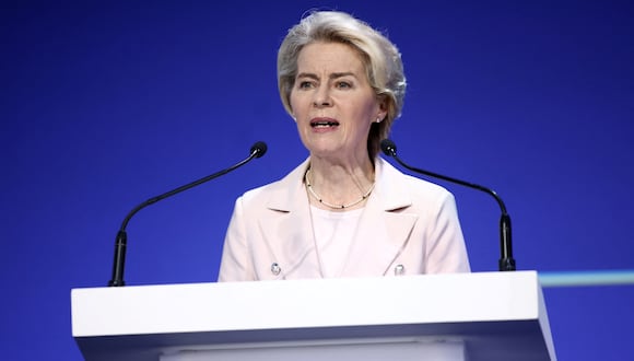 La presidenta de la Comisión Europea, Ursula von der Leyen, se dirige a la sesión de apertura el primer día de la Conferencia de Recuperación de Ucrania en Londres el 21 de junio de 2023. (Foto de HENRY NICHOLLS / PISCINA / AFP)