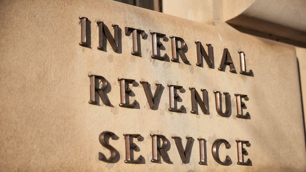 Atención, IRS anuncia nuevo crédito fiscal de hasta $1,700 desde el 1 de enero de 2027: quiéne pueden acceder