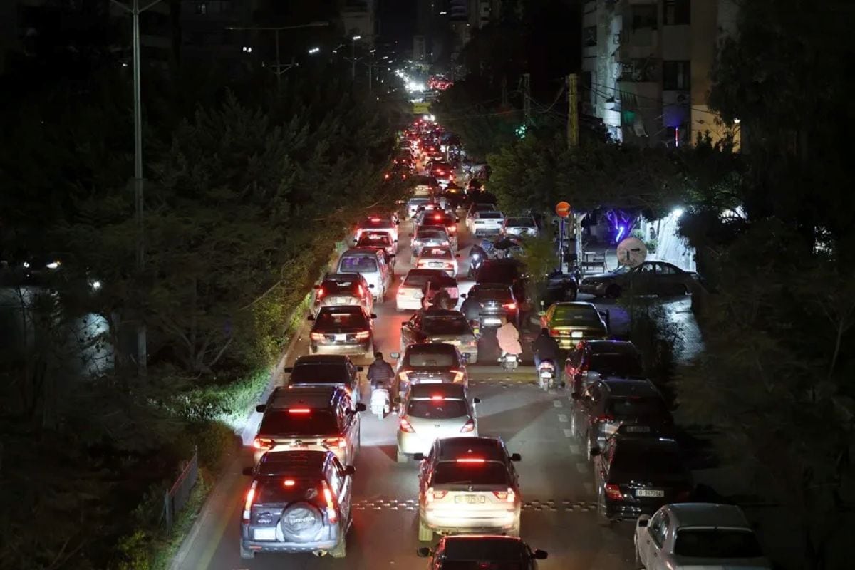 Centenares de civiles abandonan el sur del Líbano ante el recrudecimiento del conflicto en Medio Oriente. Foto: EFE.