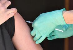 Un hombre fue vacunado 217 veces contra la covid, ¿sufrió efectos secundarios?