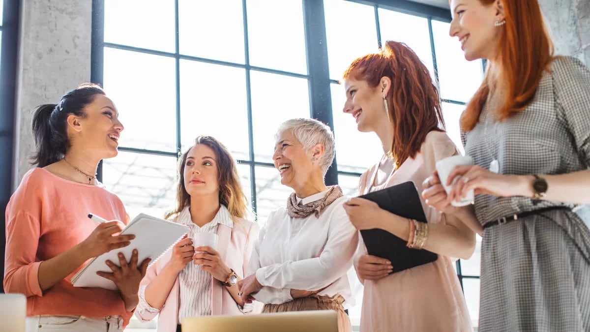 Mariela Sánchez, gerente general de la Corporación Educativa USIL, comentó que el hallazgo más contundente de esta edición es que ya no basta con hablar de diversidad generacional: ahora es urgente gestionarla con intención estratégica. (Foto: Pexels)
