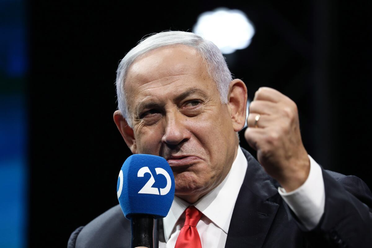 El sábado, Netanyahu exhortó a Gantz a no irse del gobierno de emergencia en tiempos de guerra. AP